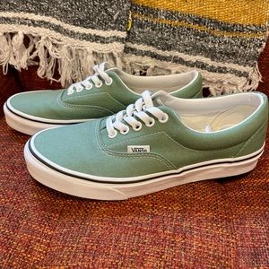 Vans Authentic Classic Sneakers Unisex Canvas Shoes Size 8 Women/ 6.5 Women